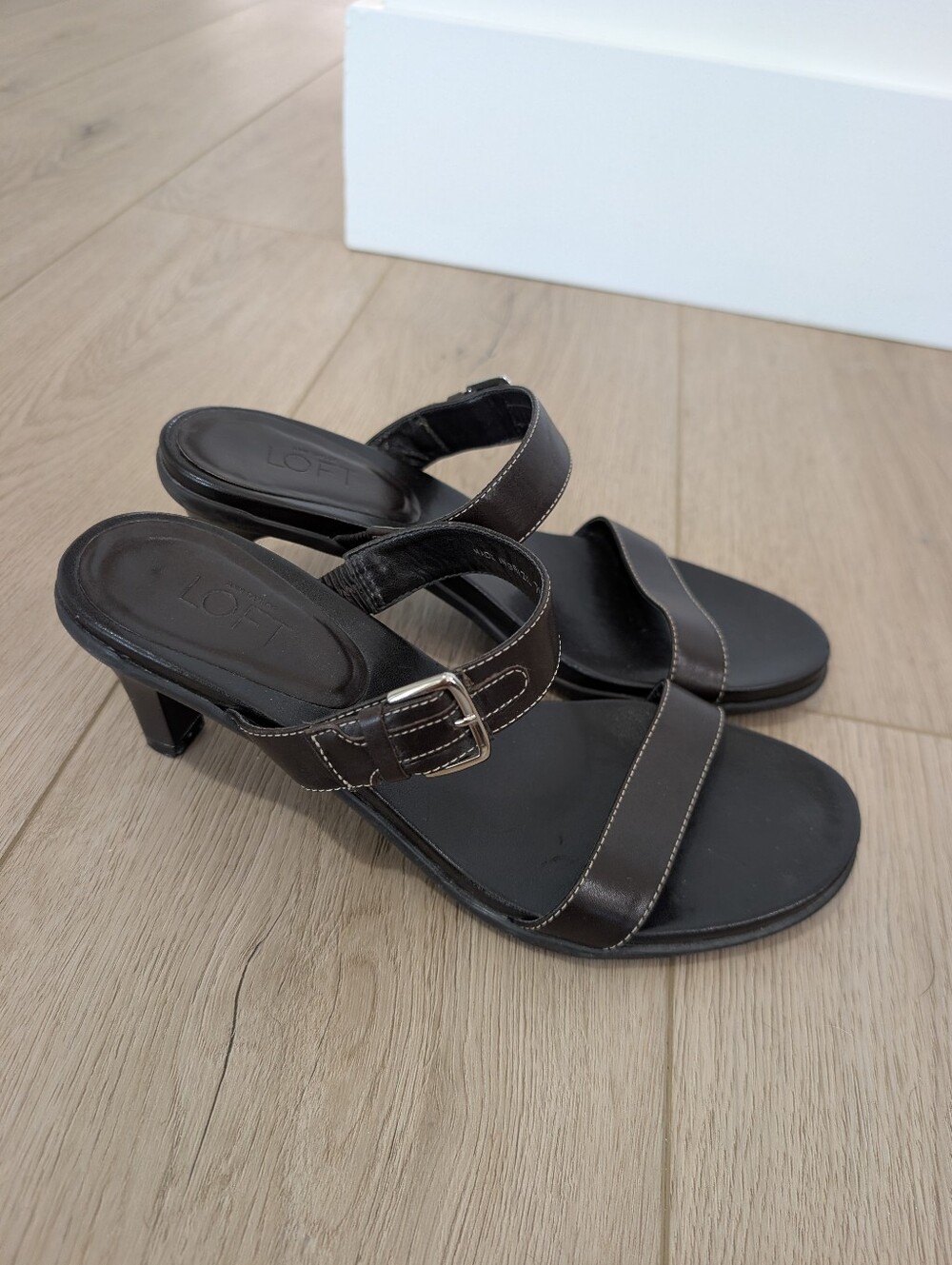 Ann Taylor LOFT Women's Brown Leather Sandals Size 7.5